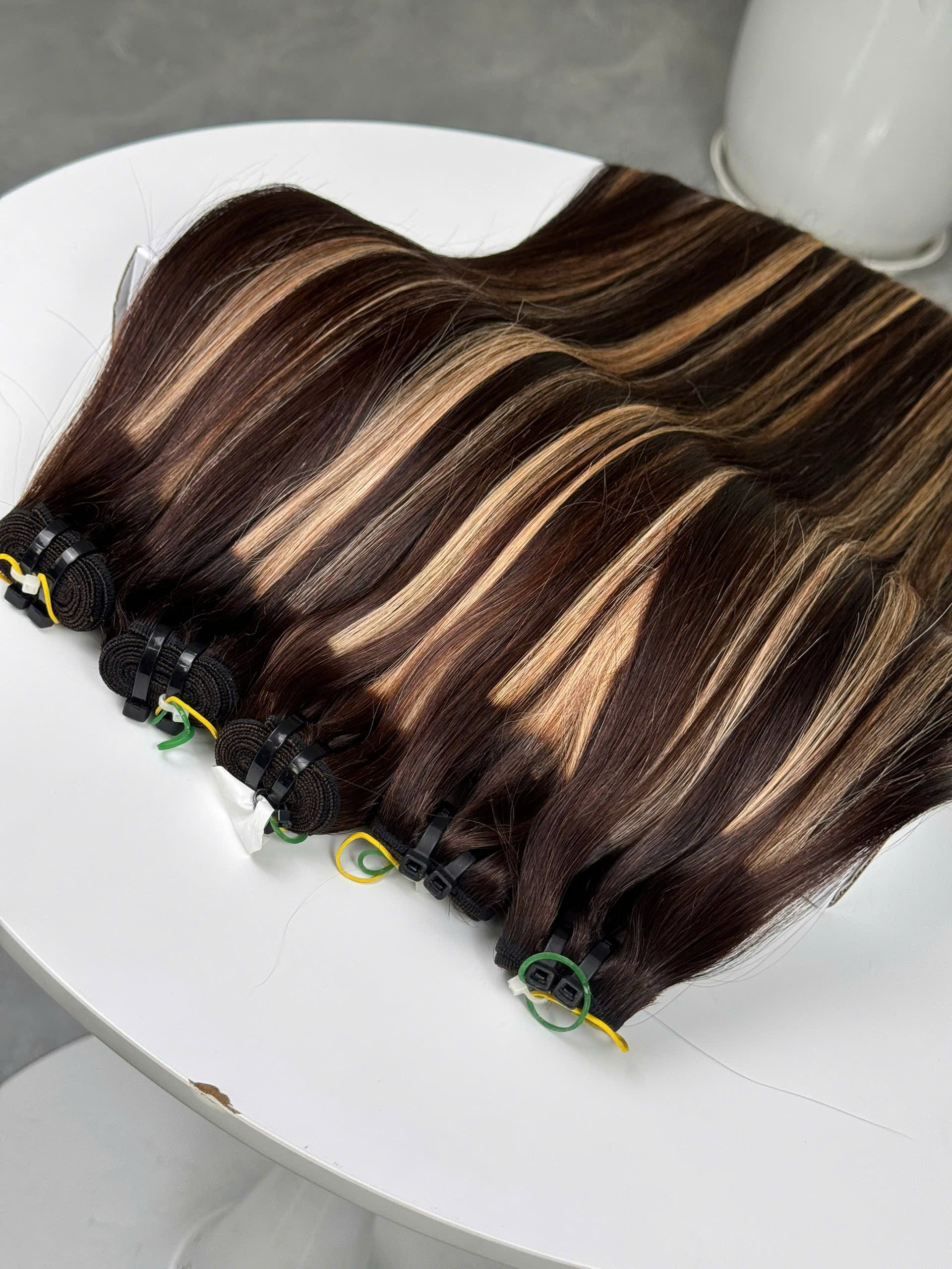 Premium Dark Chestnut Brown and Honey Blonde Highlighted Weft Hair Extensions